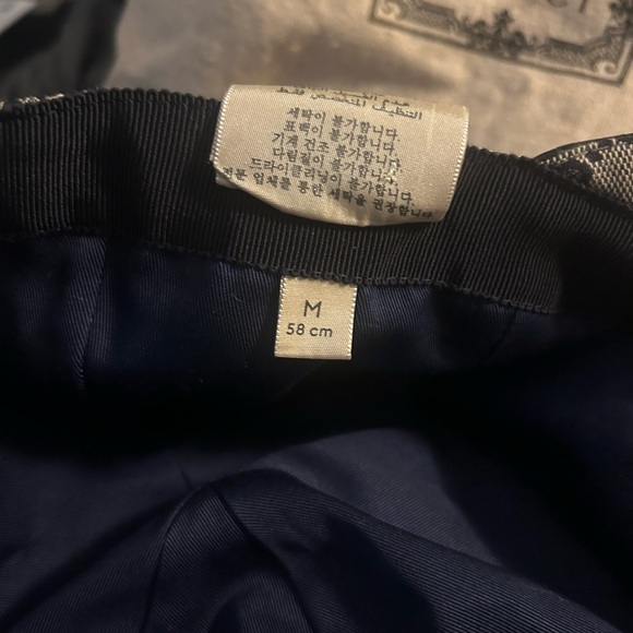 Gucci- GG Canvas baseball hat with web - Picture 8 of 9